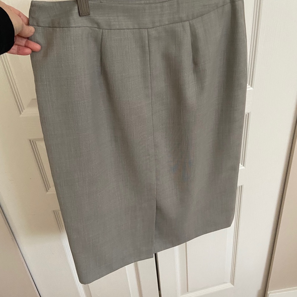 Classic grey lined pencil skirt - Picture 3 of 3